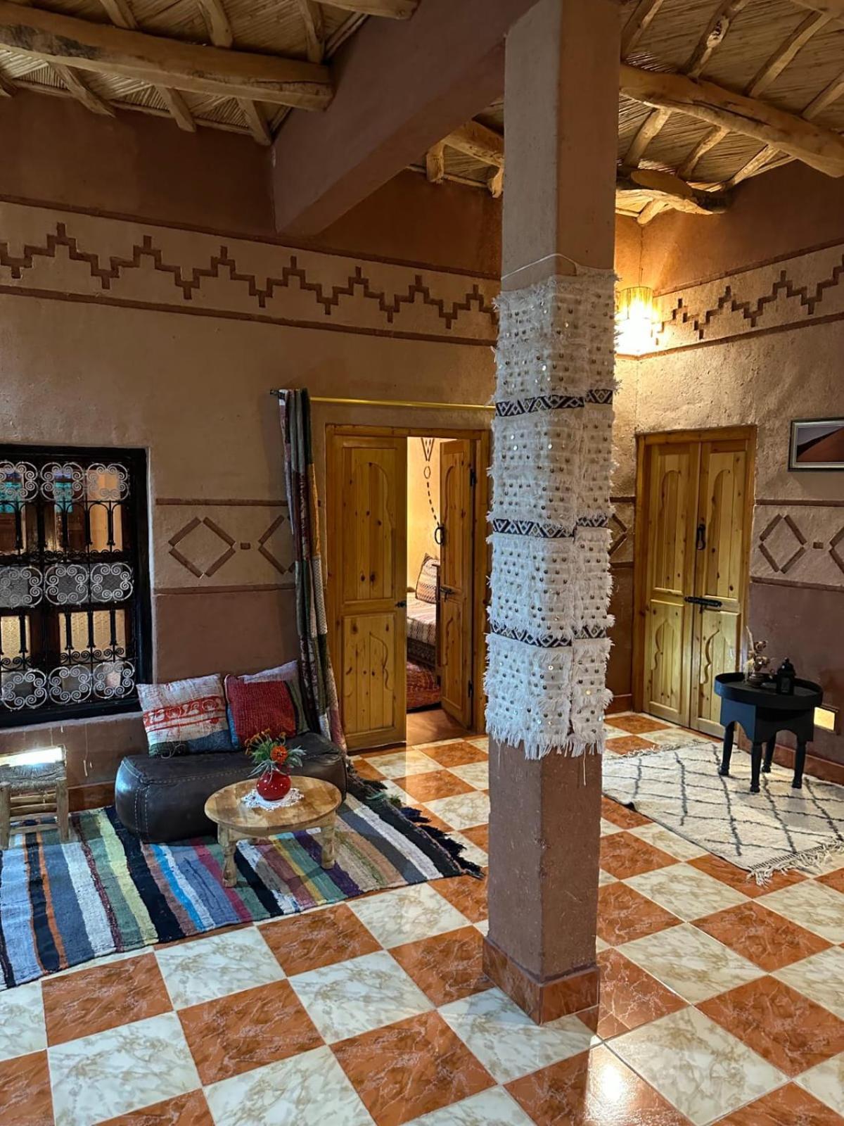 Maison D'Hotes Izza Kelaat-M'Gouna Exterior photo